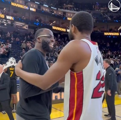 开云下载-人缘真好！维金斯赛后与多位前队友热情相拥 追梦主动过来打招呼