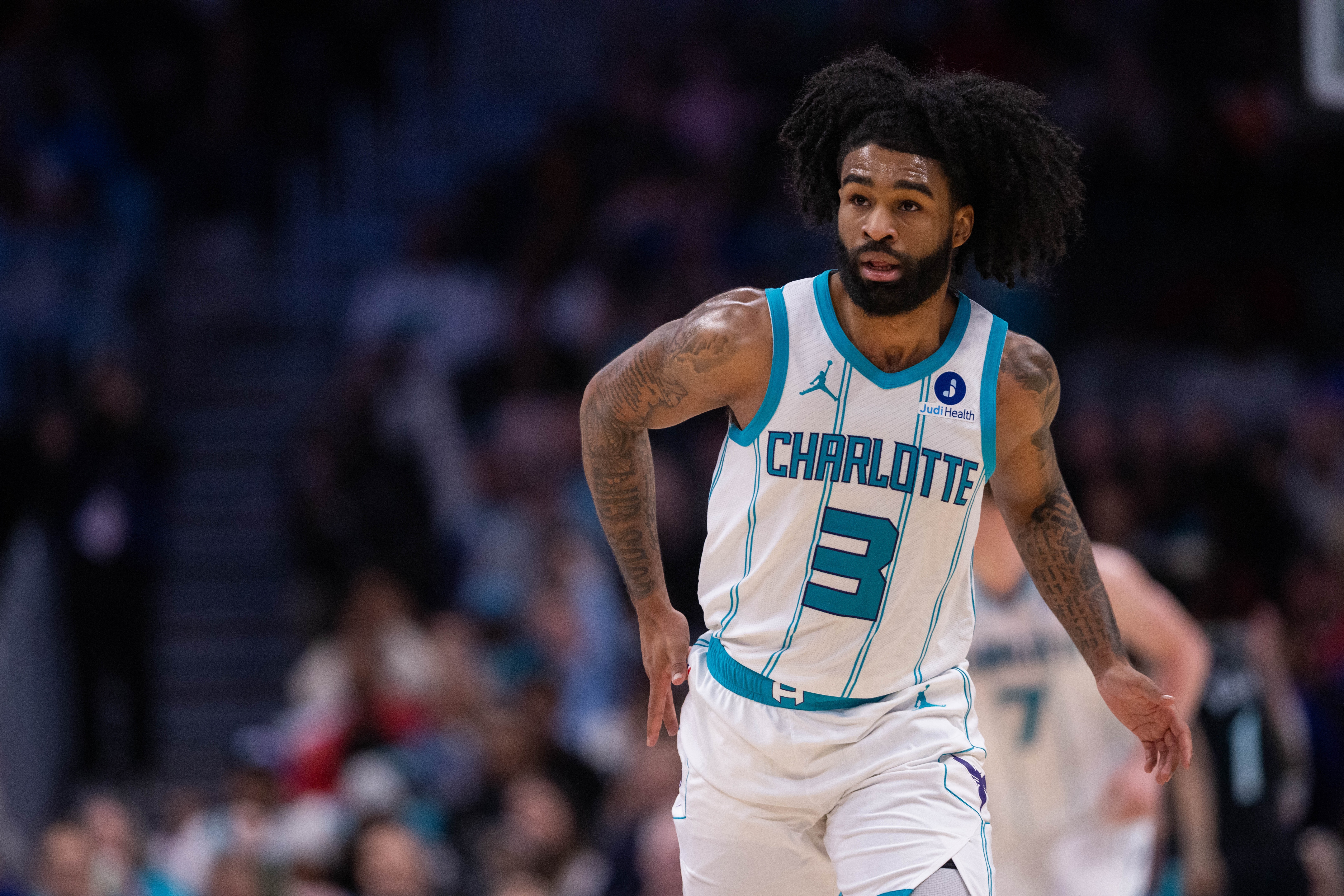 开云官网-布兰登·米勒：科比·怀特打球时太丝滑了 他是我的异乡兄弟