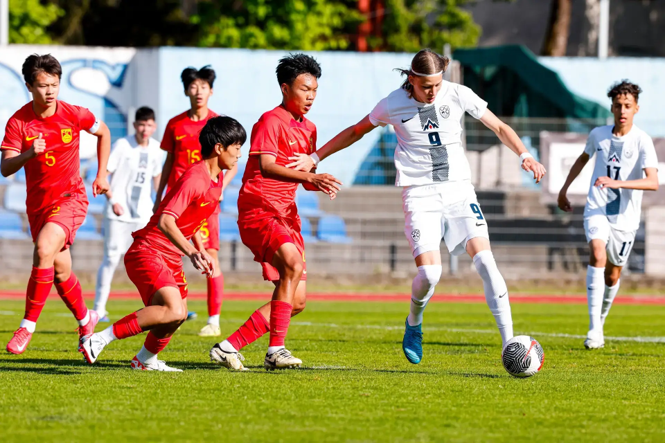 开云APP-U15国足1-2欧洲队 海外拉练首战惜败 国脚弟弟造点 2天后战意大利